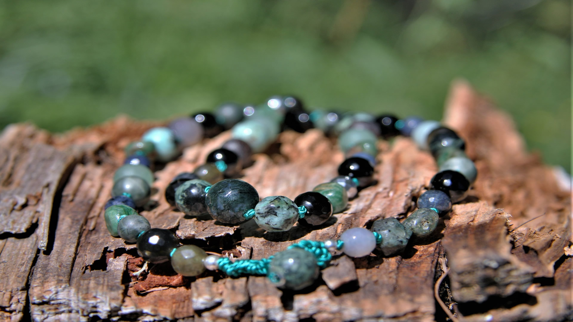 Edelstein Collier Grn 2